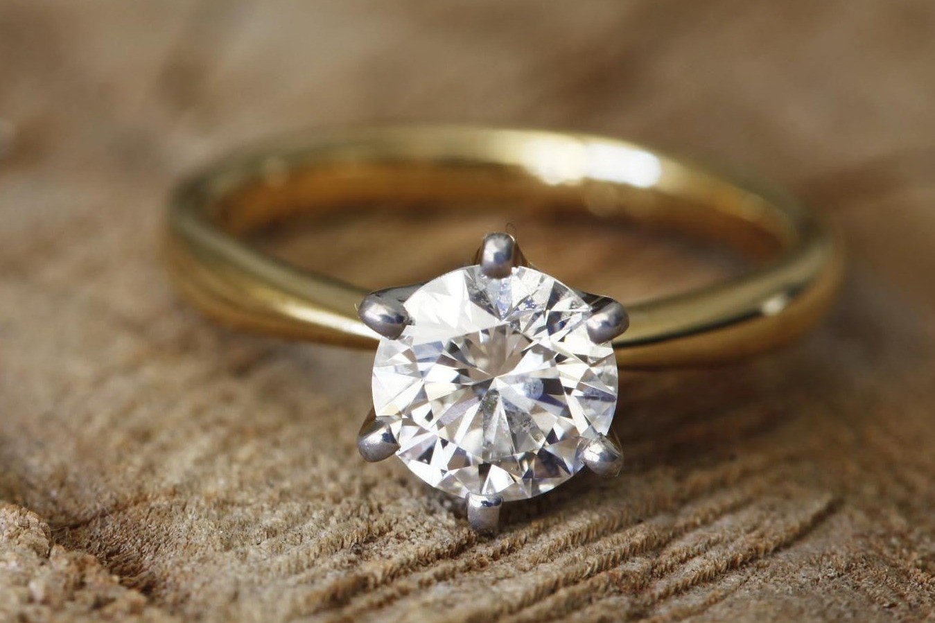 What to do in a situation if you lost your engagement ring