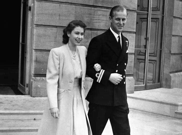 Elizabeth II's engagement ring.