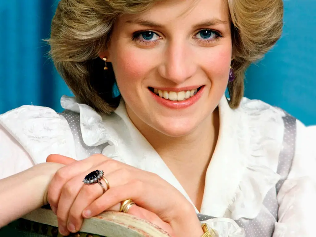 Princess Diana's sapphire engagement ring.